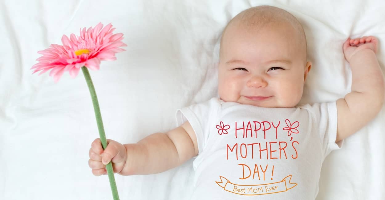 Baby mit T-Shirt Happy Mothers Day
